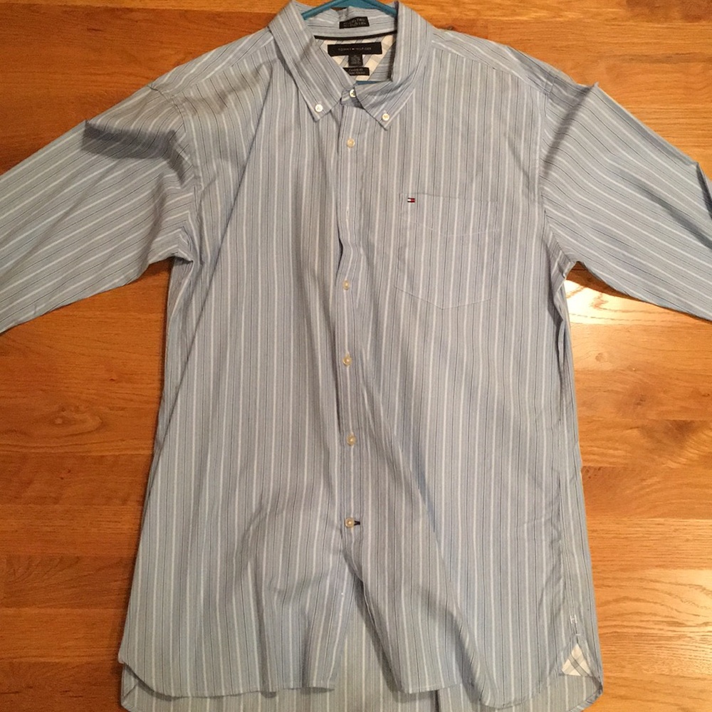 Tommy Hilfiger Button Up like new
